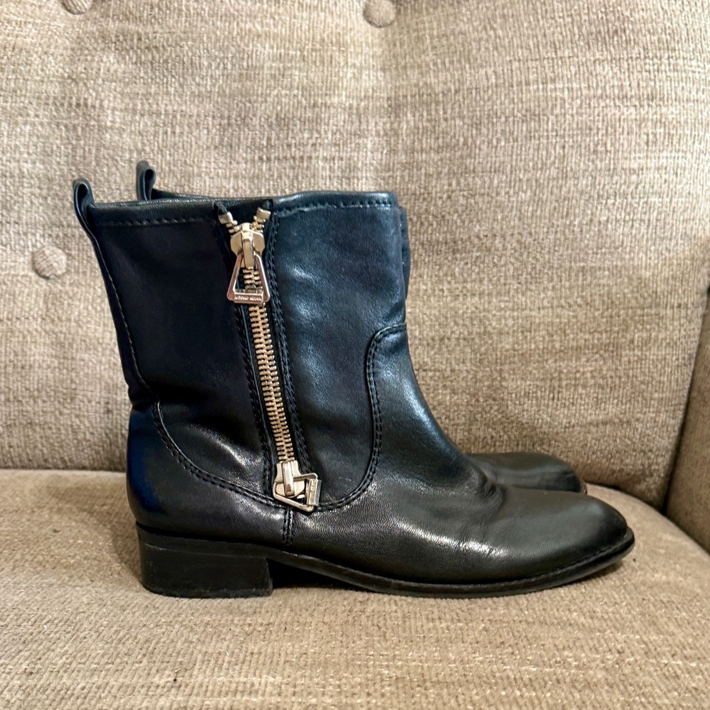 ANTONIO MELANI Black Leather Ankle‎ Booties 6.5 Side Zio